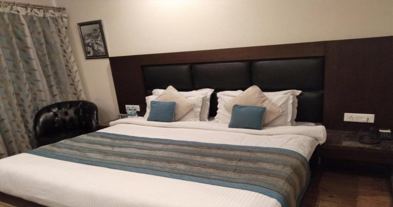 Hotel Sanobar The Midtown Mussoorie Esterno foto