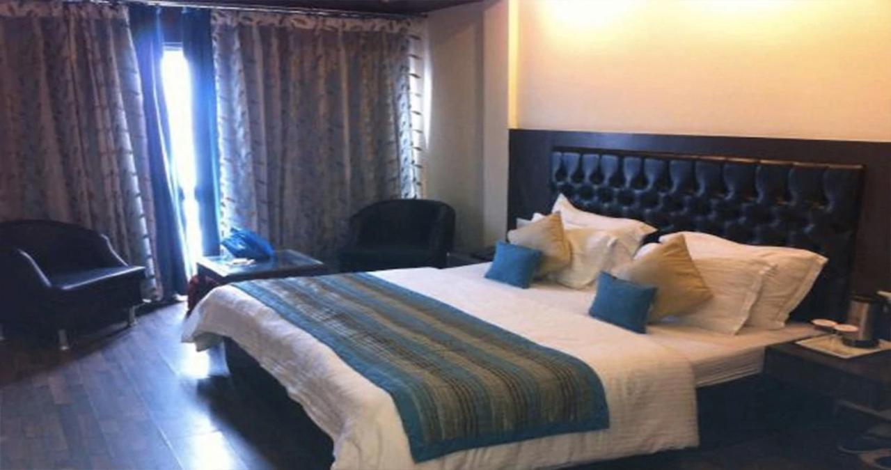 Hotel Sanobar The Midtown Mussoorie Esterno foto